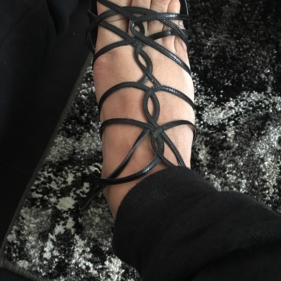 👩🏻 ALDO STRAPPY HEELS 👩🏻 - Picture 7 of 7